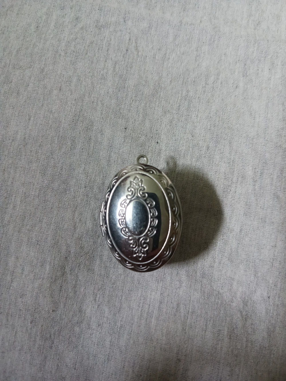 New JIBBITZ CROC Charm Oval Shaped Locket
